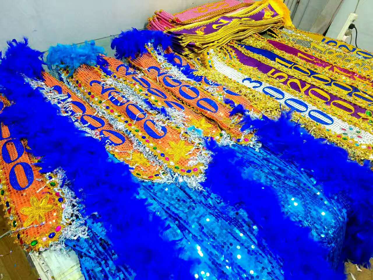 高品质超炫花场绶带旗帜布制作批发(图1)